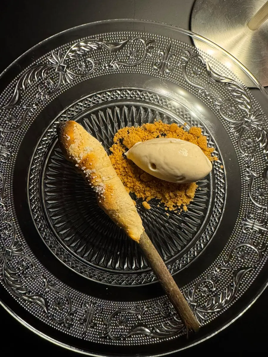 Dessert auf Kristallglas